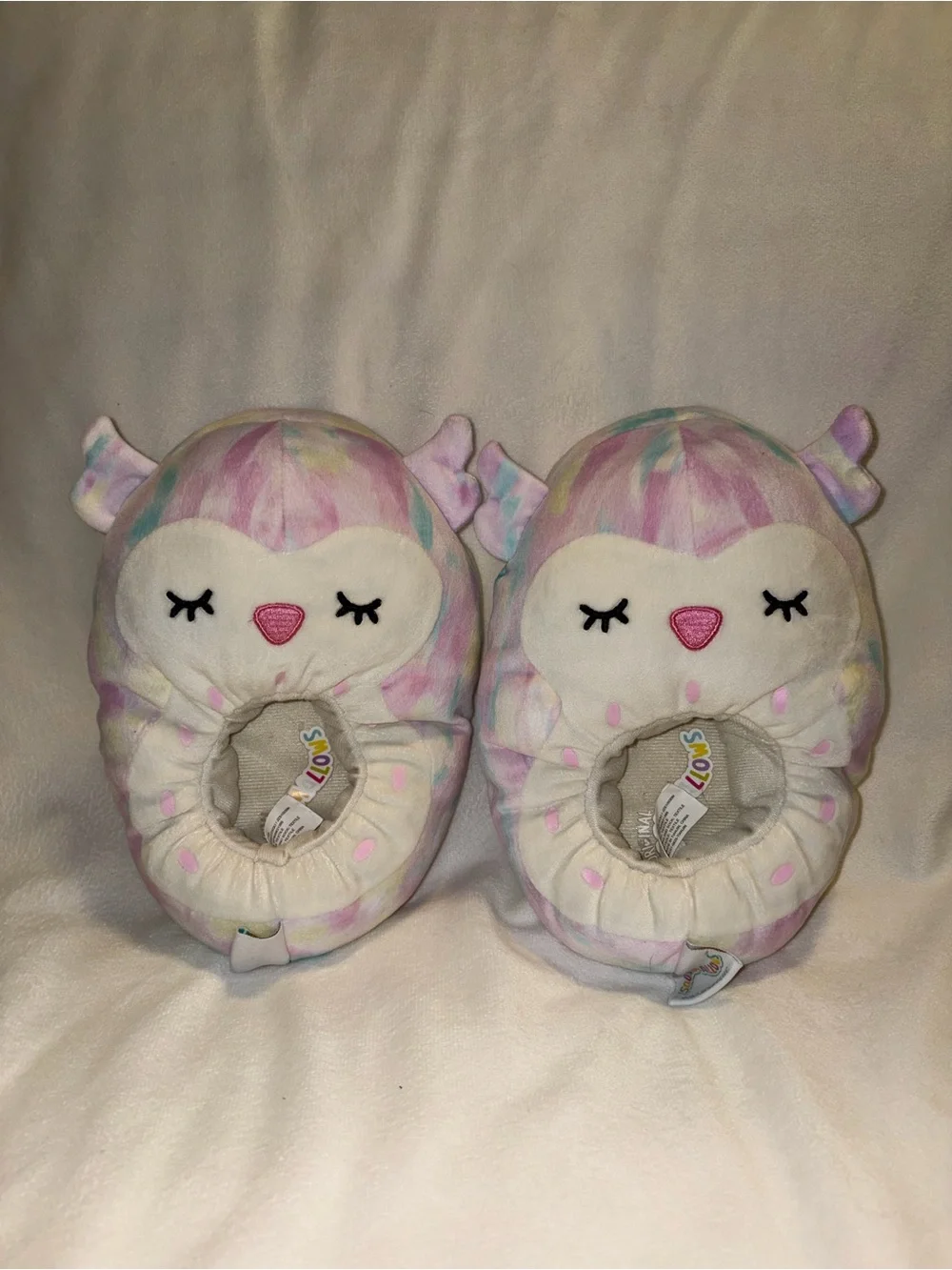 Squishmallows Lesedi the Tie-Dye Owl plush slippers kid size 4-5